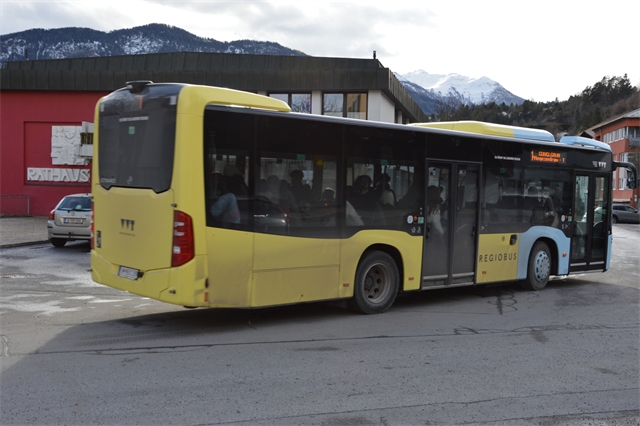 Symbolfoto VVT-Stadtbus vor dem Rathaus